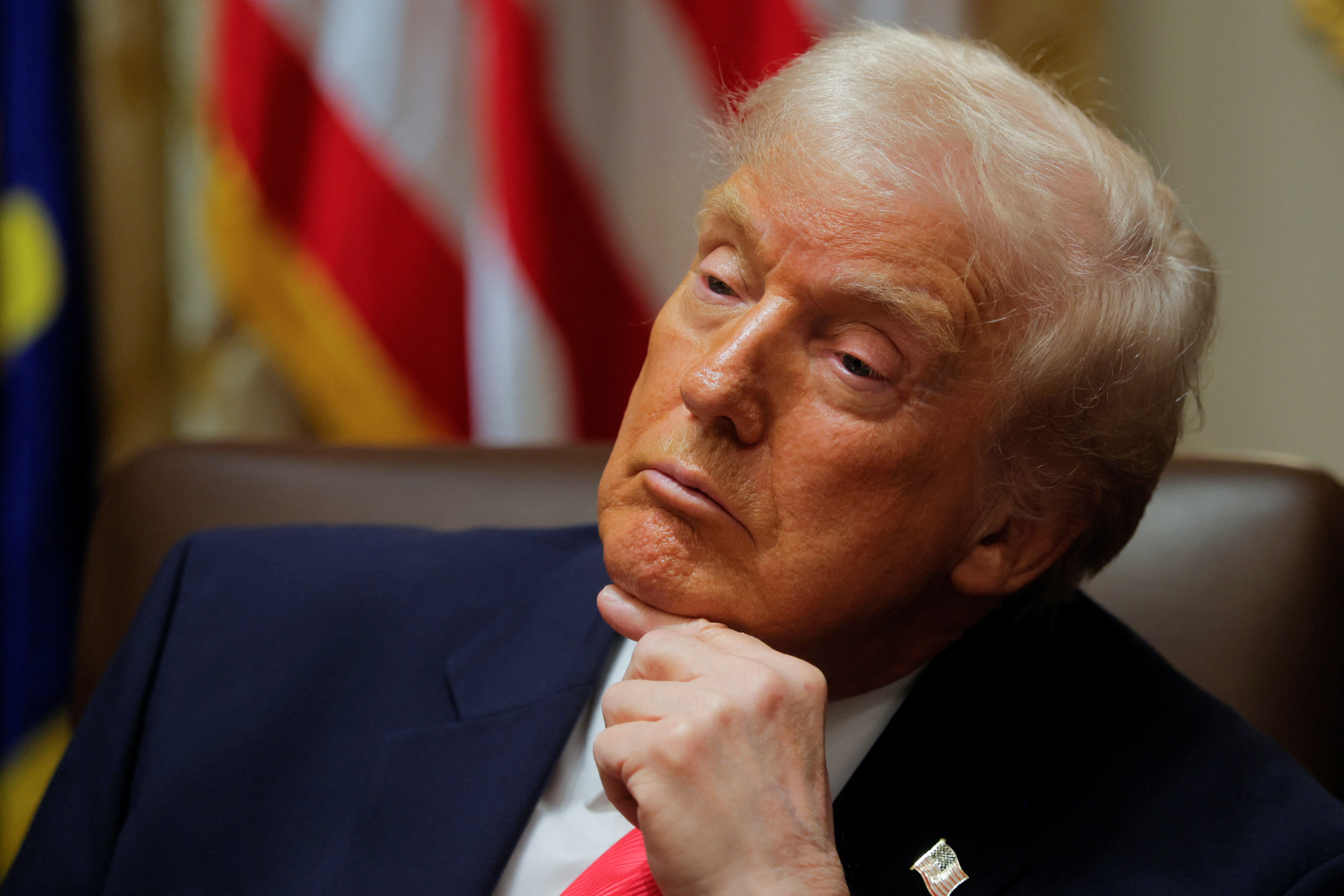 É #FAKE que o governo Trump suspendeu vistos para turistas do Brasil