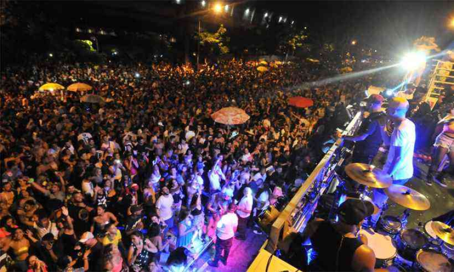 ATÉ QUE A NOITE VIRE DIA VAI SACODIR A AVENIDA PINHEIRO MACHADO NO SÁBADO (07)